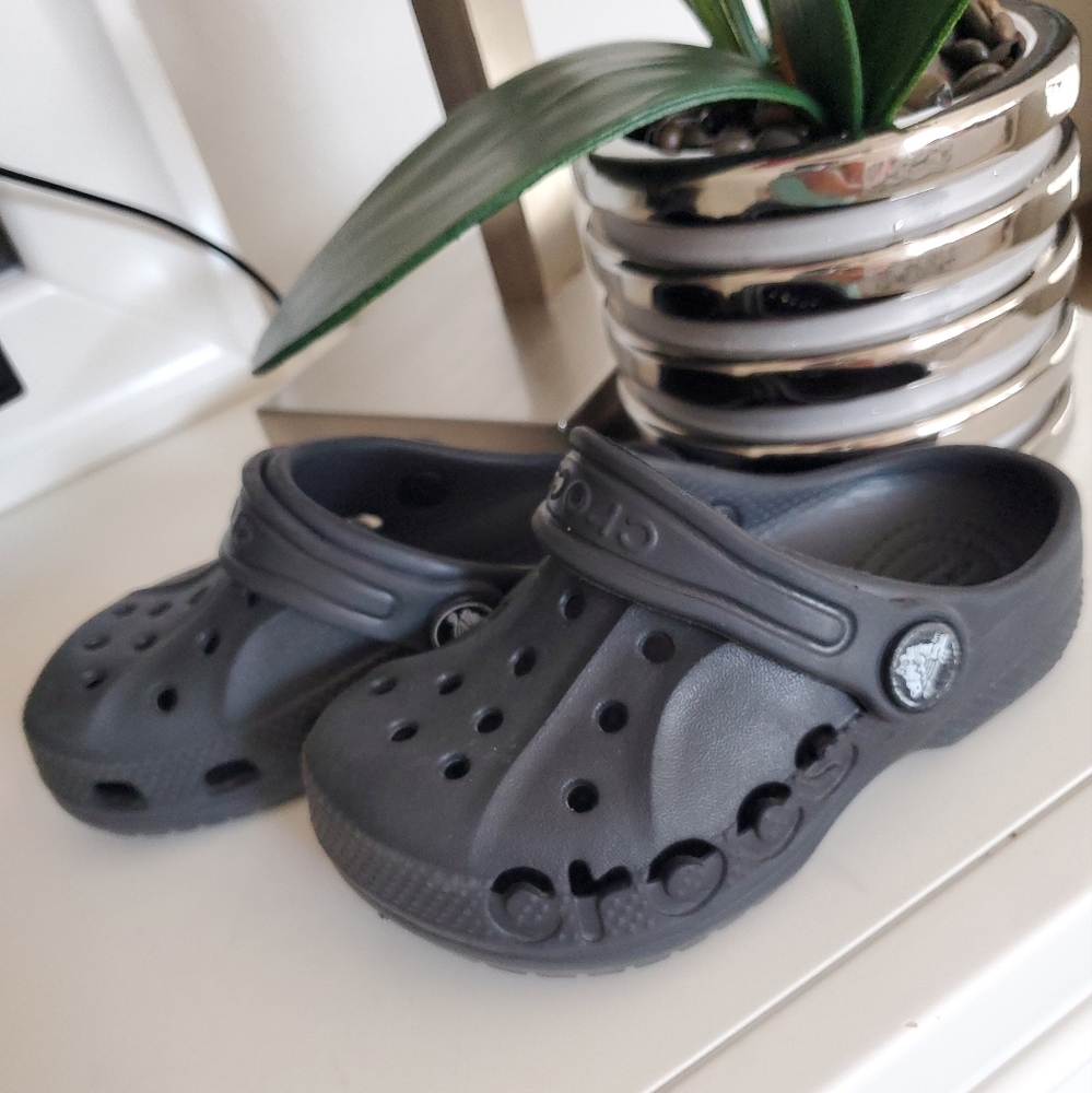 Black Crocs Toddler 7